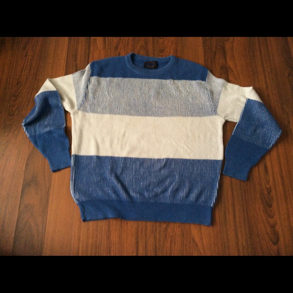Long sleeve crew neck sweater
